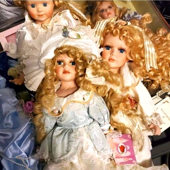 6 gorgeous porcelin dolls - Picture 2 of 7